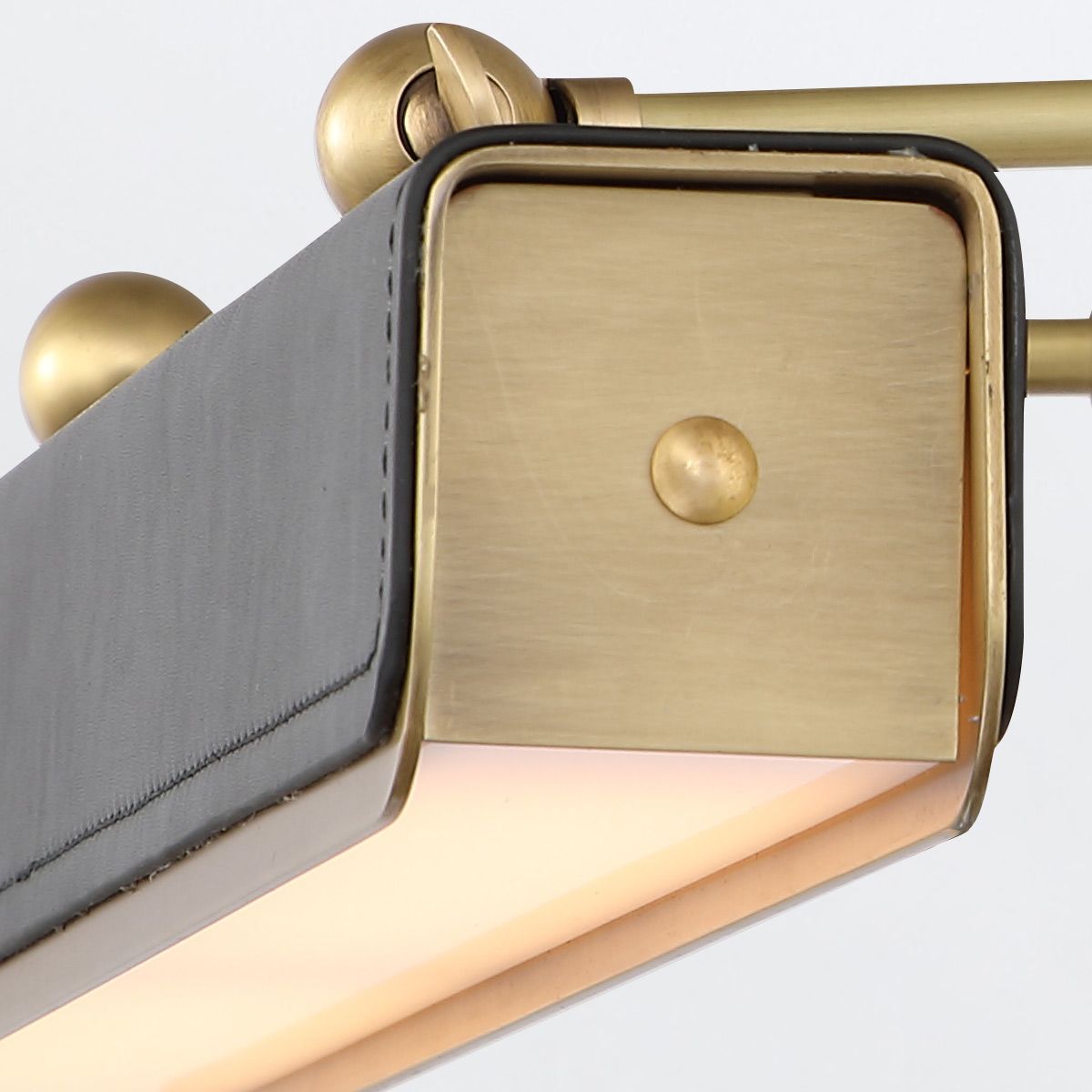 Quintiesse Valise Medium LED Picture Light - Vintage Brass & Tuxedo Leather